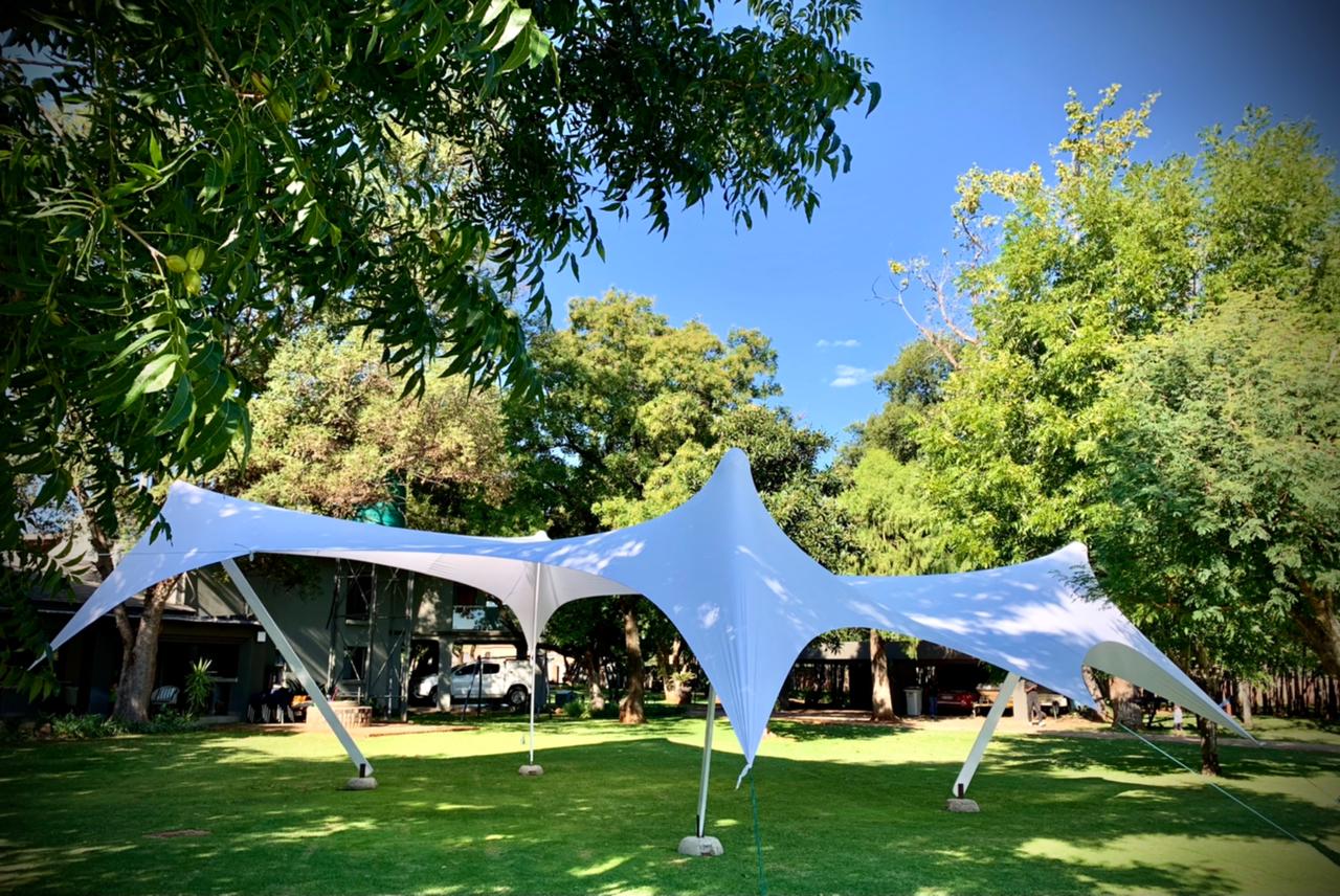 Stretch tent with lighting